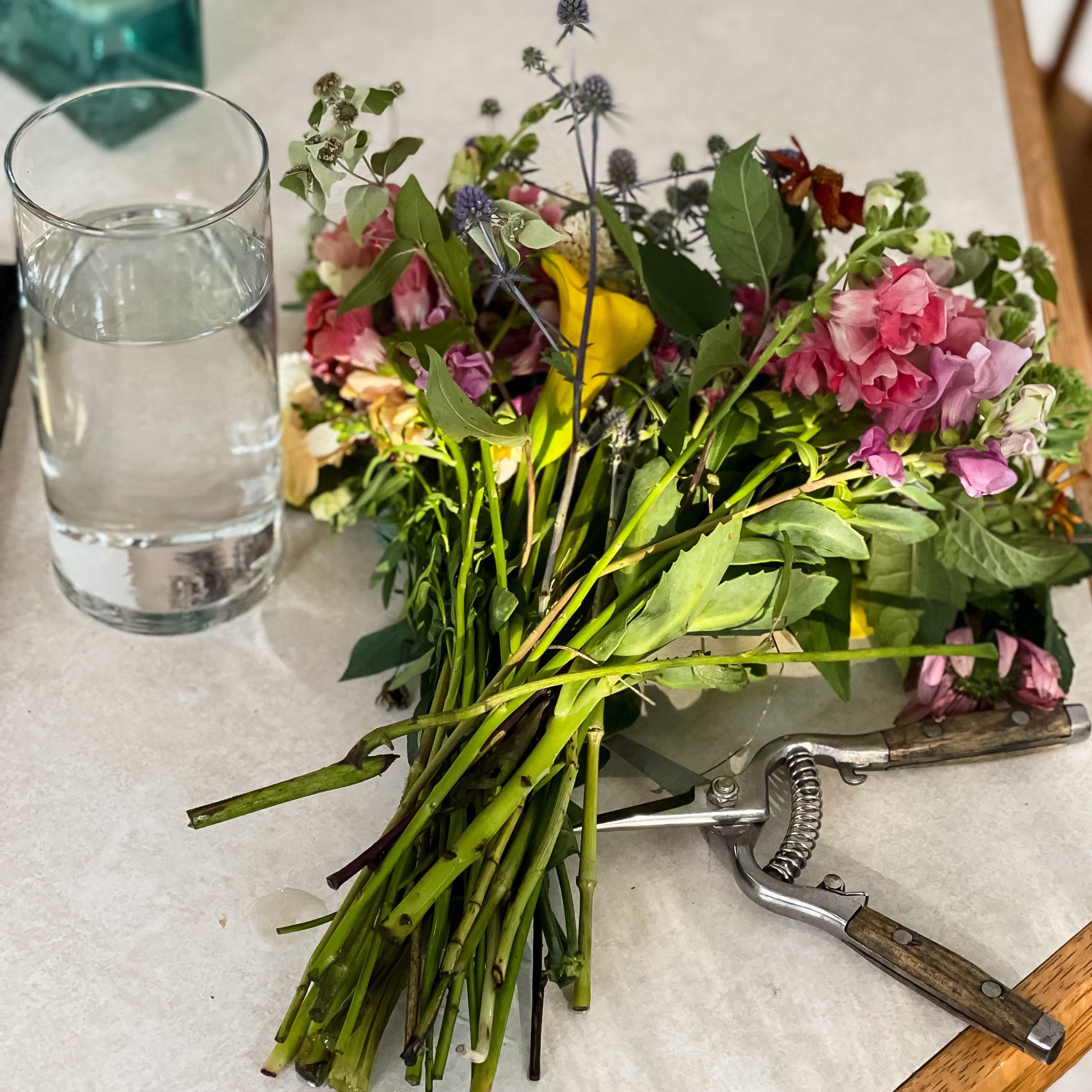 How To Keep Fresh Cut Flowers Alive Longer? - SnapBlooms